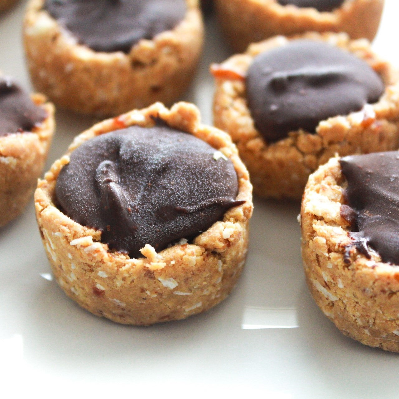 Caramel cup bites with chocolate